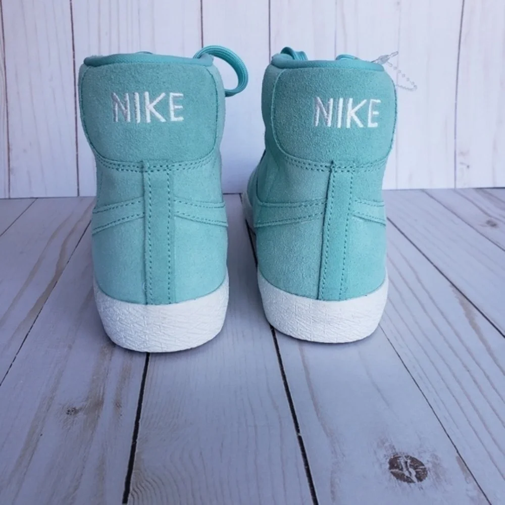 NEW Nike Boys High Top Sneakers Teal 6Y, 6.5Y